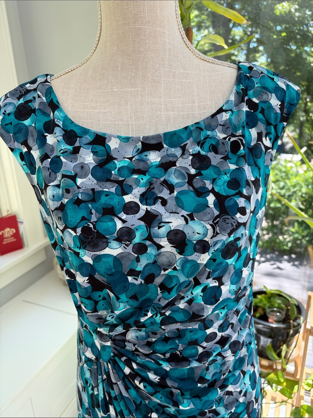 Teal and Black Dot Print Ruched Sheath Dress - Picture 3 of 7